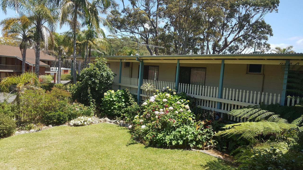 Tabourie Lake Motor Inn Exterior photo