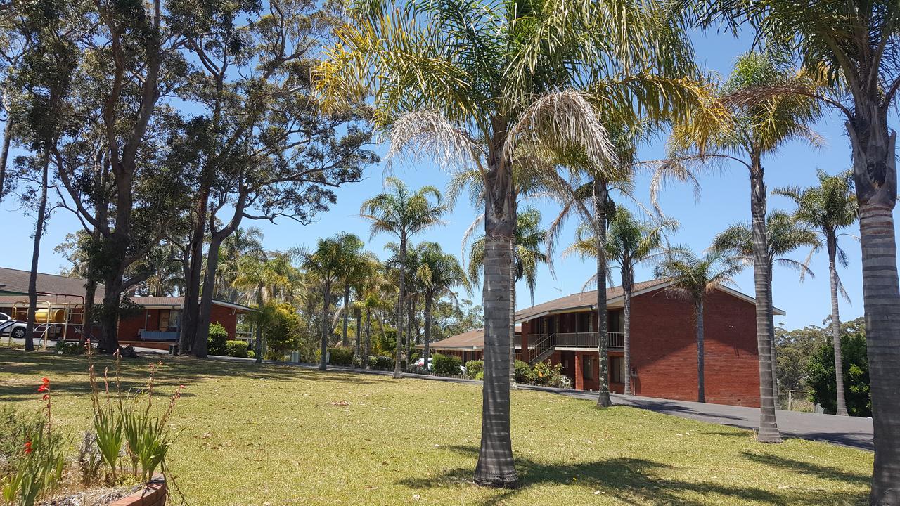 Tabourie Lake Motor Inn Exterior photo