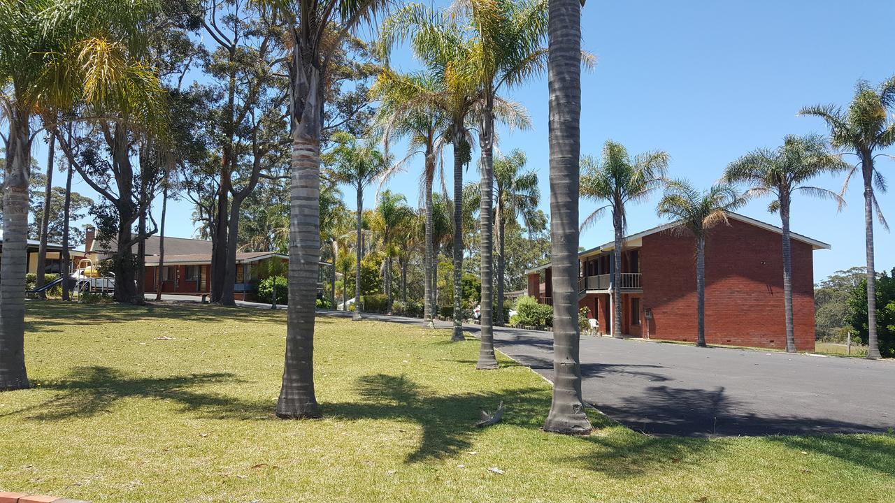 Tabourie Lake Motor Inn Exterior photo