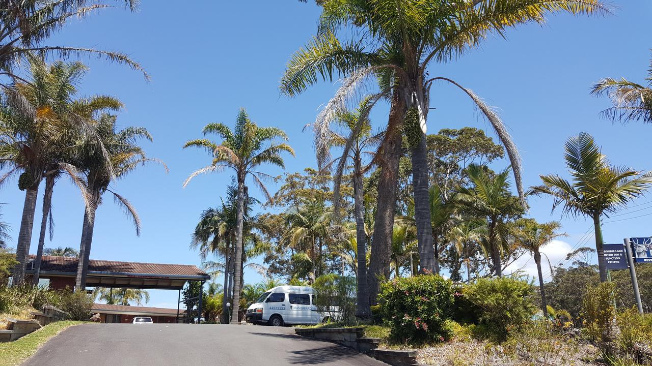 Tabourie Lake Motor Inn Exterior photo